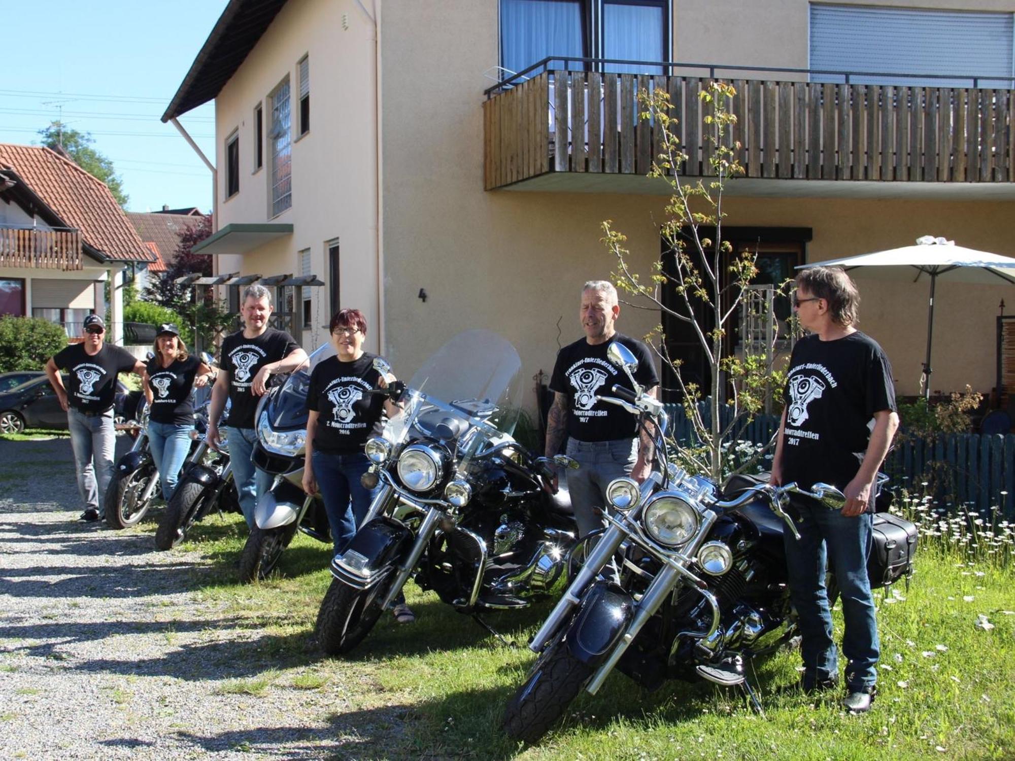 Vronis Ferienwohnungen Muhlingen Exteriér fotografie