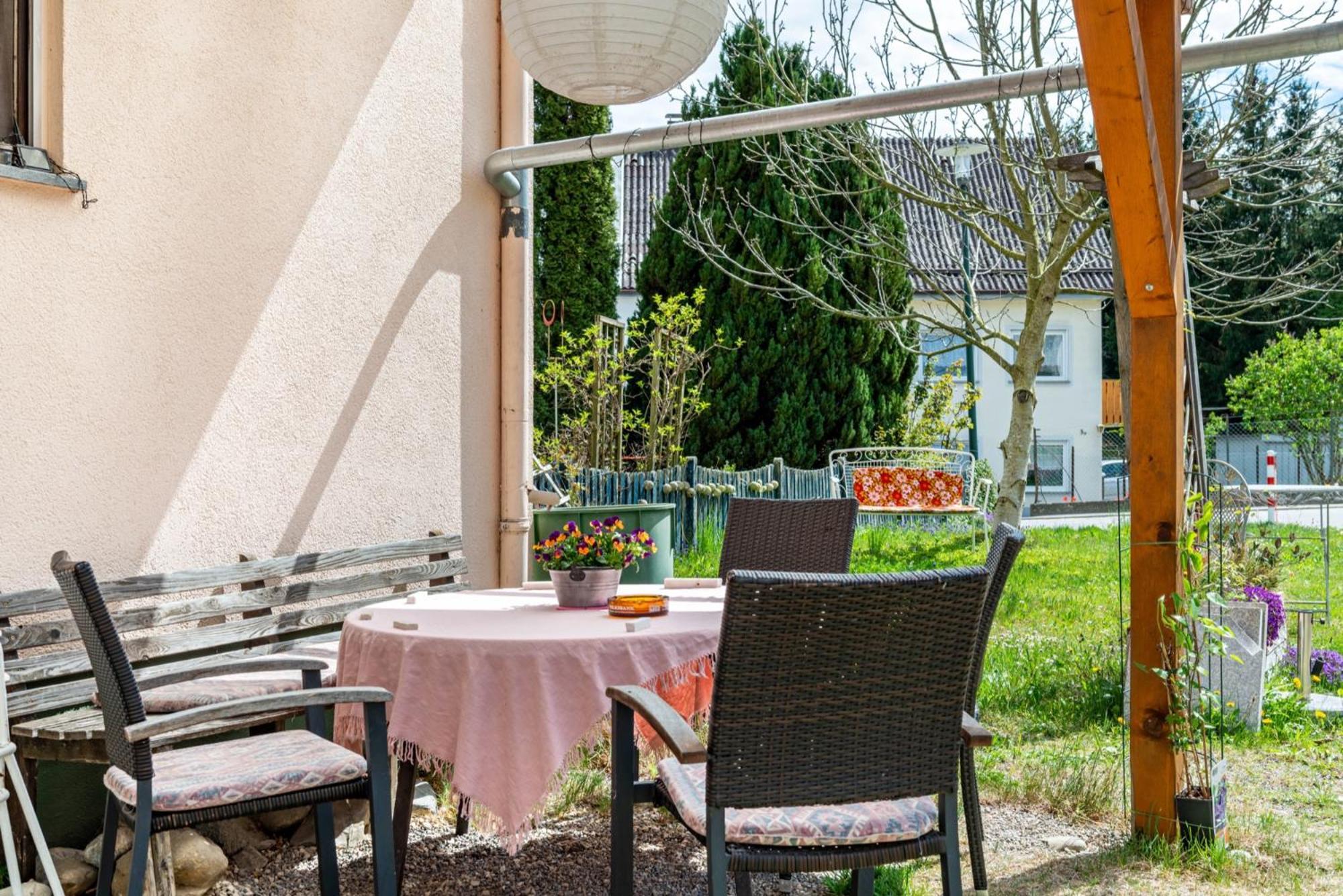 Vronis Ferienwohnungen Muhlingen Exteriér fotografie